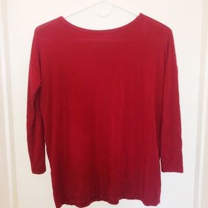 maroon sweater